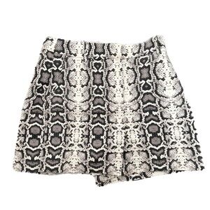 EXPRESS Snake Print Shorts size 00